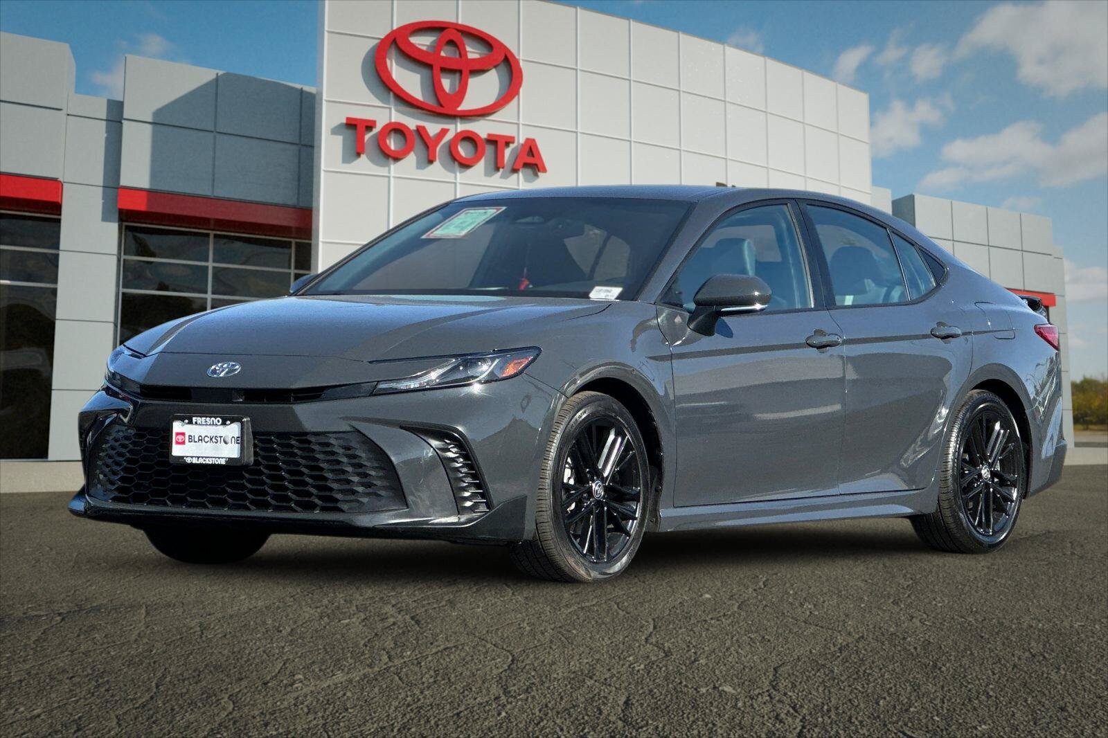 Used 2025 Toyota Camry SE FWD image 7