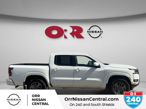 Certified 2025 Nissan Frontier SV w/ SV Convenience Package image 4