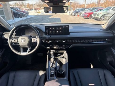 Used 2024 Honda Accord Touring image 12