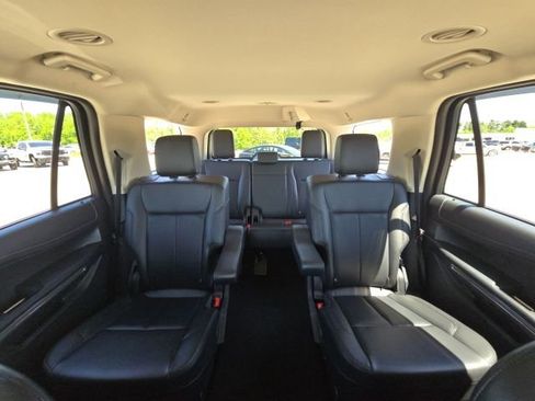 Used 2024 Ford Expedition XLT image 20