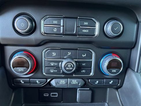 Used 2022 Chevrolet Tahoe Z71 AWD/4WD image 24
