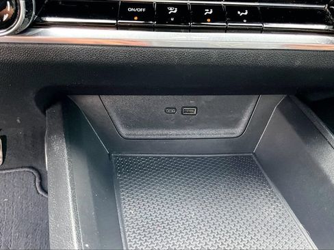 Used 2025 Chevrolet Equinox LT FWD image 35
