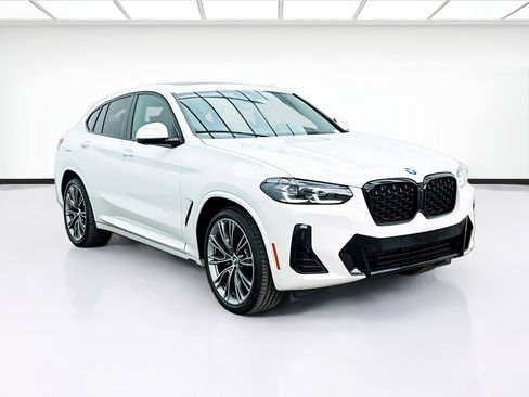 Used 2023 BMW X4 xDrive30i w/ M Sport Package image 3