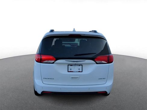 Used 2020 Chrysler Pacifica Limited image 7