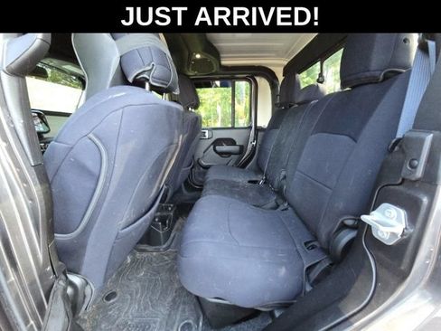 Used 2024 Jeep Gladiator Sport AWD/4WD image 10