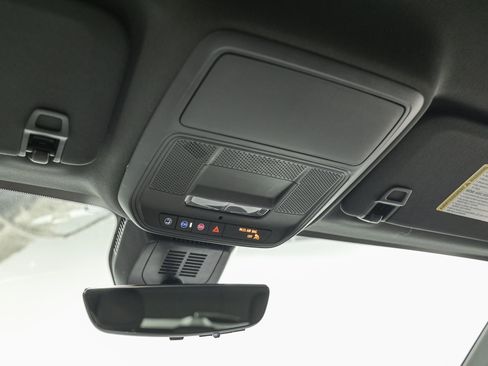 Used 2025 Chevrolet Equinox LT w/ Safety and Technology Package FWD image 23