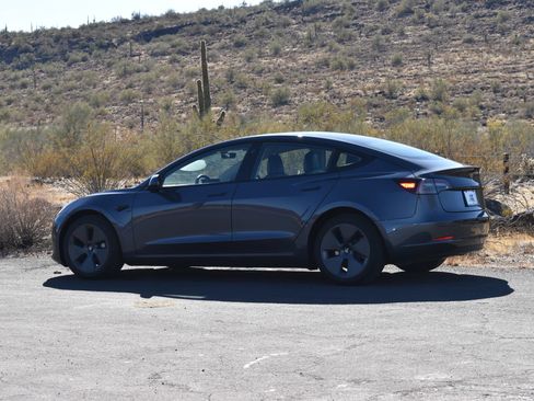 Used 2023 Tesla Model 3 Standard Range RWD image 5