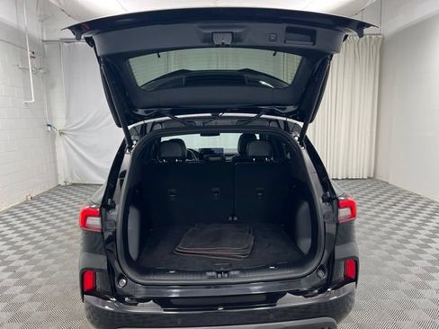 Used 2023 Ford Escape ST-Line w/ Tech Pack #1 AWD/4WD image 8