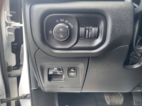 Used 2023 RAM 1500 Laramie AWD/4WD image 17