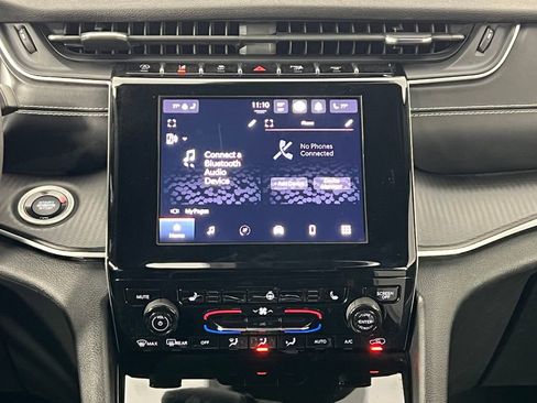 Used 2023 Jeep Grand Cherokee L Laredo image 33