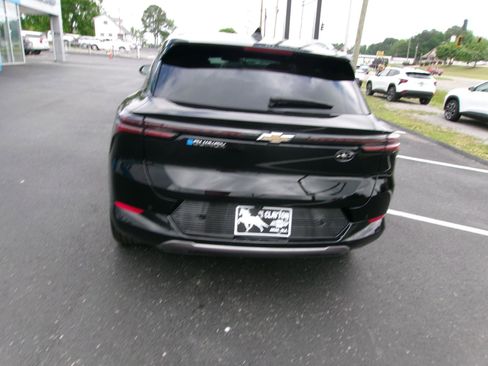 Used 2025 Chevrolet Equinox EV LT FWD image 4