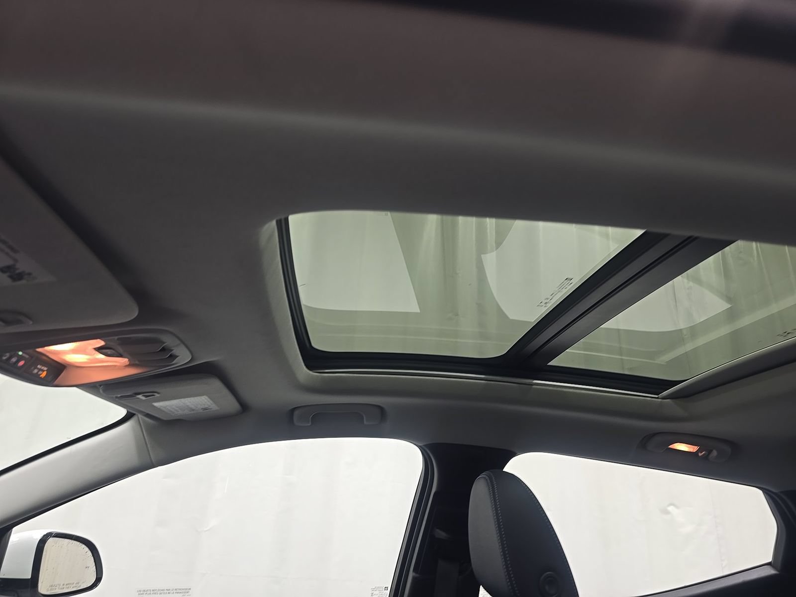 Used 2022 Chevrolet Bolt EUV Premier w/ Sun & Sound Package FWD image 7