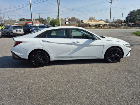 New 2026 Hyundai Elantra SEL Sport Premium image 14