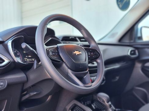 Used 2023 Chevrolet TrailBlazer LT AWD/4WD image 17