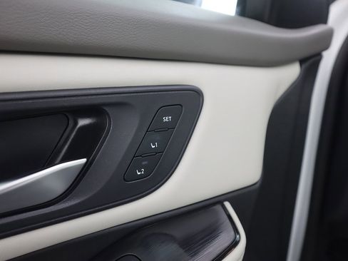 Used 2023 Nissan Rogue SL w/ SL Premium Package image 40