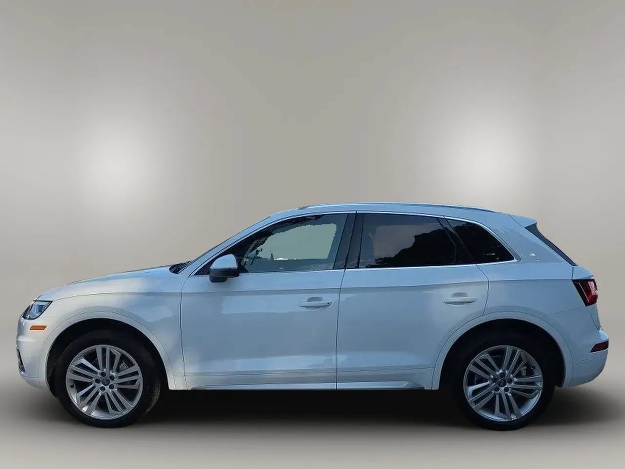 Used 2018 Audi Q5 2.0T Premium Plus w/ Premium Plus Package AWD/4WD image 5