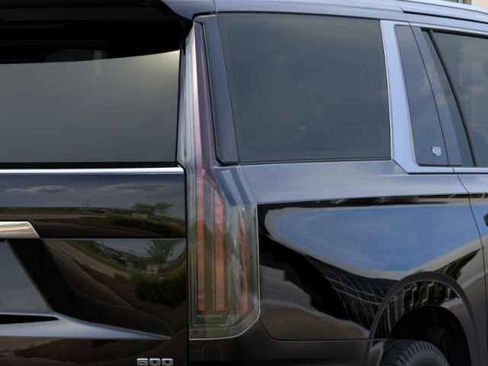 New 2026 Cadillac Escalade ESV Luxury AWD/4WD image 11