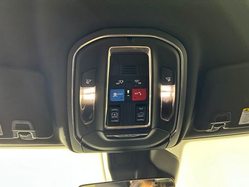 Used 2025 Jeep Grand Cherokee Laredo X image 25