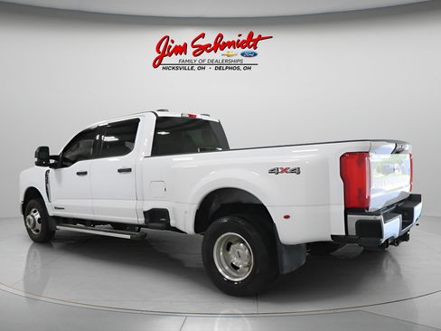 Used 2024 Ford F350 XLT AWD/4WD image 3