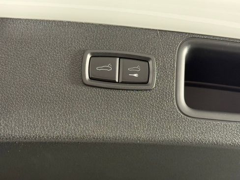 New 2026 Porsche Macan S image 18