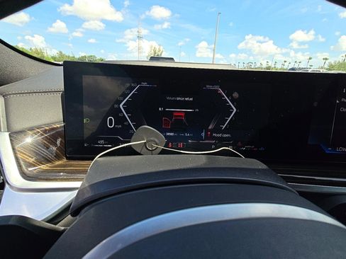 Used 2025 BMW X6 xDrive40i AWD/4WD image 4