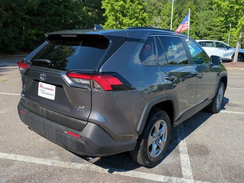 Used 2025 Toyota RAV4 LE AWD/4WD image 4