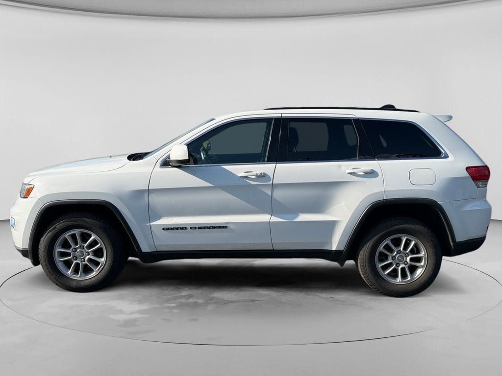 Used 2018 Jeep Grand Cherokee Laredo AWD/4WD image 3