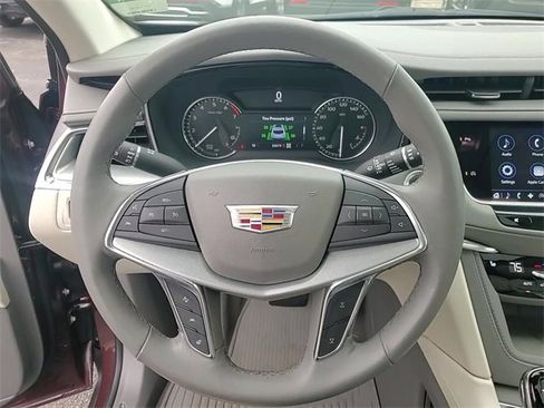 Certified 2022 Cadillac XT5 Premium Luxury image 15