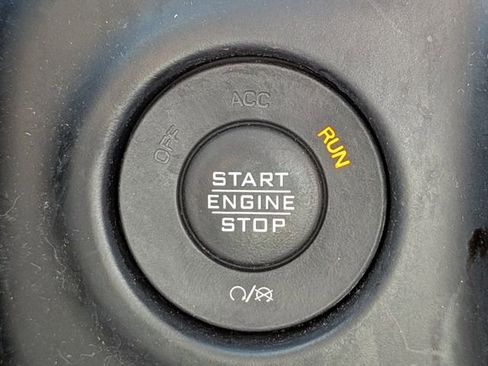 Used 2022 Jeep Wrangler Unlimited Sport image 30