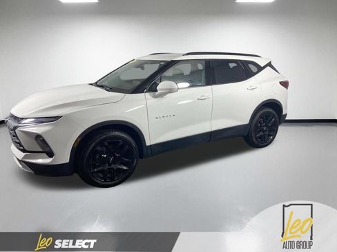 Used 2024 Chevrolet Blazer LT w/ Convenience Package AWD/4WD image 2