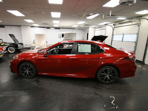 Certified 2023 Toyota Camry SE image 4