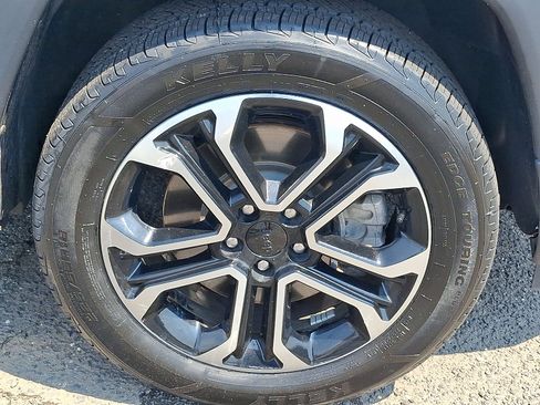 Used 2023 Jeep Compass Limited AWD/4WD image 9