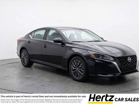 Used 2025 Nissan Altima 2.5 SV image 1