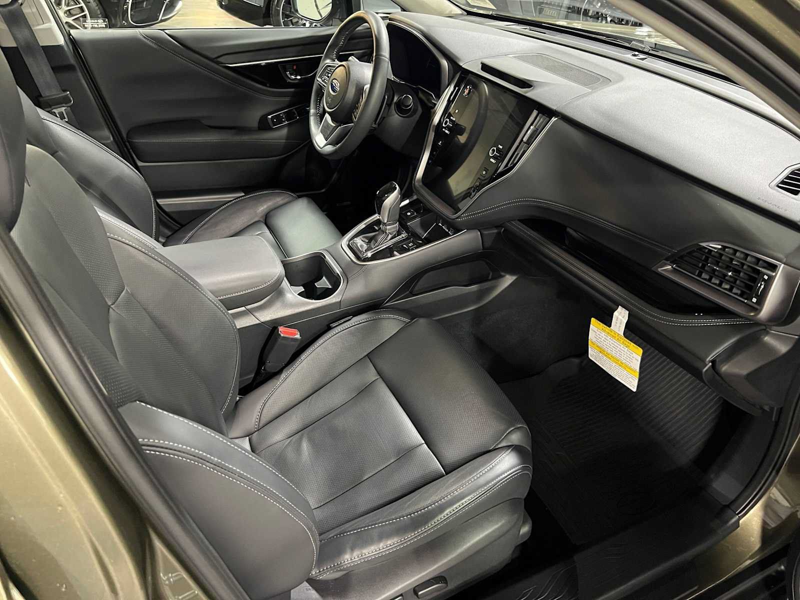 Used 2025 Subaru Outback Touring XT AWD/4WD image 11