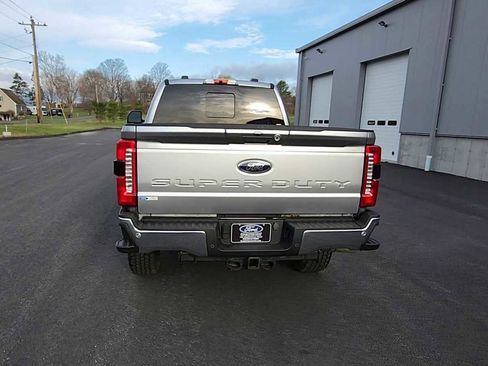 Used 2023 Ford F350 Lariat w/ FX4 Off-Road Package image 7