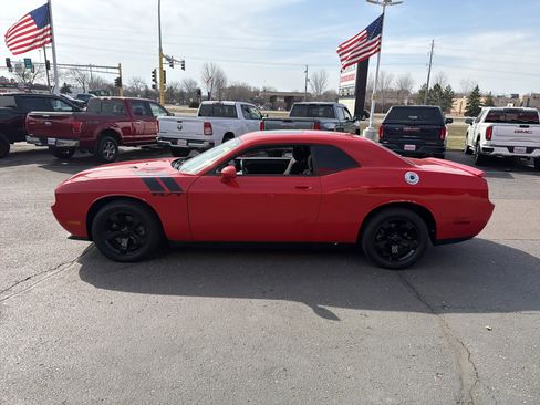 Used 2009 Dodge Challenger R/T w/ Sound Group RWD image 4