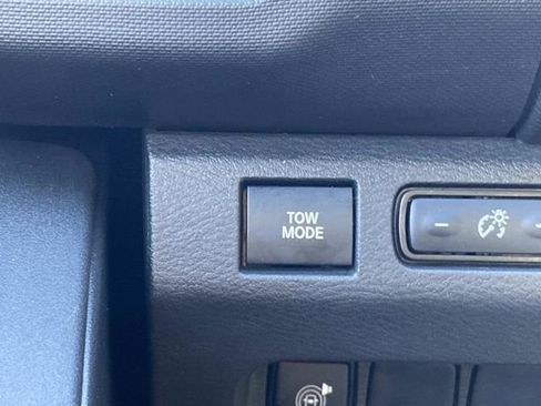 Used 2023 Nissan Frontier PRO-4X w/ Technology Package AWD/4WD image 30