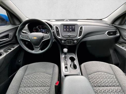 Used 2024 Chevrolet Equinox LT FWD image 16