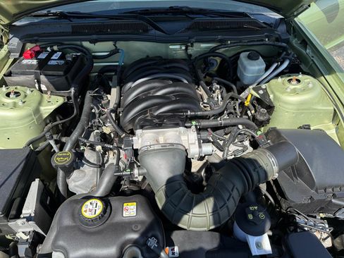 Used 2005 Ford Mustang GT RWD image 34