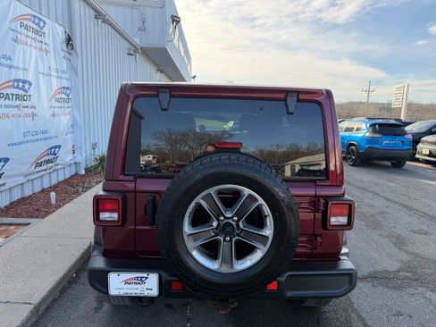 Used 2021 Jeep Wrangler Unlimited Sahara w/ Cold Weather Group image 3