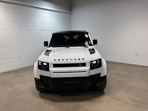New 2026 Land Rover Defender 110 V8 AWD/4WD image 3