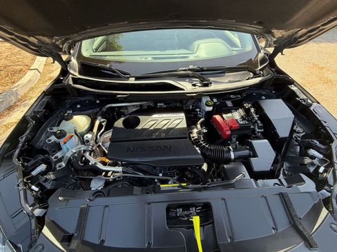 Used 2025 Nissan Rogue SV FWD image 30