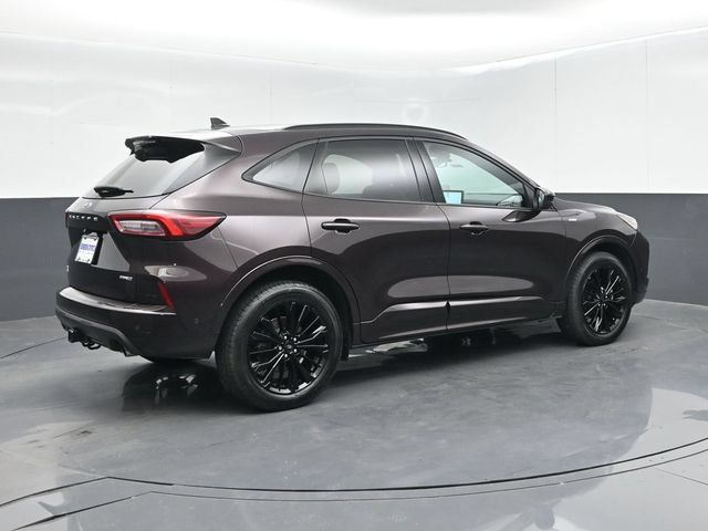 Certified 2023 Ford Escape ST-Line Elite w/ Premium Technology Package AWD/4WD image 8