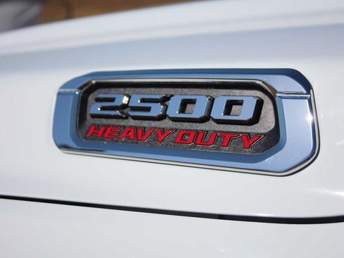 Used 2024 RAM 2500 Tradesman w/ Chrome Appearance Group AWD/4WD image 7