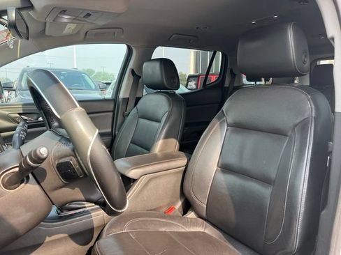 Used 2017 GMC Acadia SLT FWD image 18