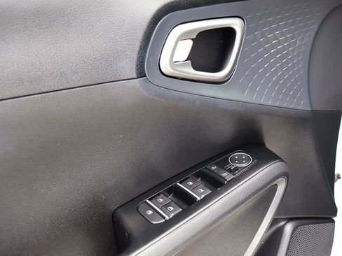Used 2020 Kia Soul EX FWD image 37