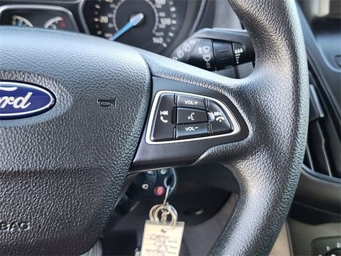Used 2017 Ford Focus SE image 28