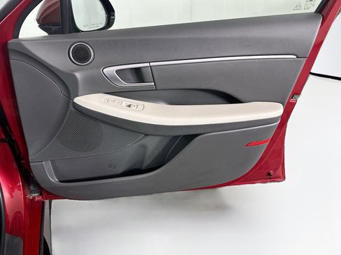 Used 2025 Hyundai Sonata SEL FWD image 30