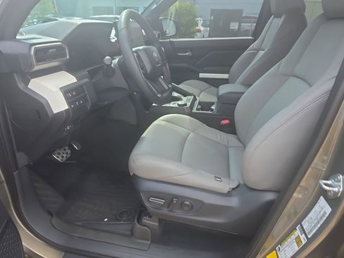 Used 2024 Toyota Tacoma TRD Sport w/ TRD Sport Upgrade Package RWD image 11