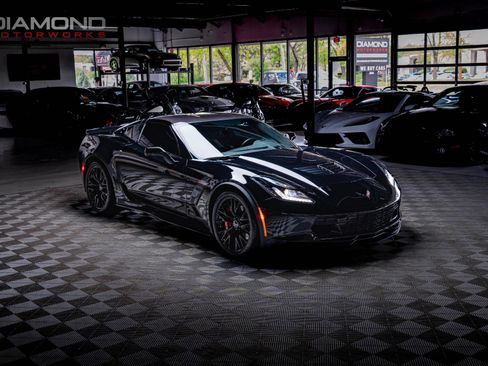 Used 2015 Chevrolet Corvette Z06 w/ 3LZ Preferred Equipment Group RWD image 53